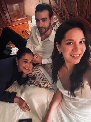 Hazal Subaşı Instagram - Son kez #Sahipsizler 🤍
İyi ki birlikteydik, hepinizi çok seviyorum.
📸🫶 @burcuyetis