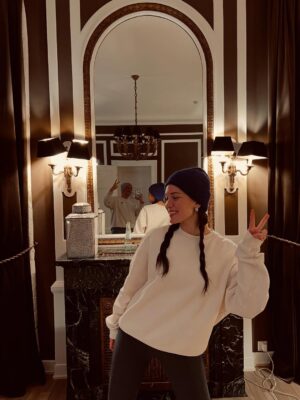 Hazal Subaşı Instagram - Güzel gel 2026.. ♥️ Mutlu yıllarrrr!