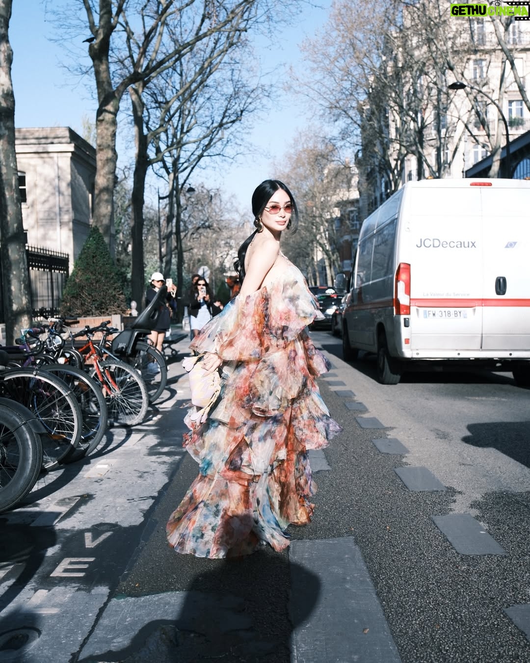 Heart Evangelista - 115K Likes - Fragments from fashion week 🤳 #PFW #ParisFashionWeek