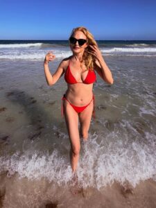 Actress Heather Graham HD Photos and Wallpapers March 2026