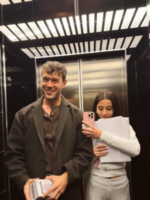 Helin Kandemir Instagram - “Ay bunları kesssin atıcam yayından sonra”🐣 @sevdigimsensintvresmi