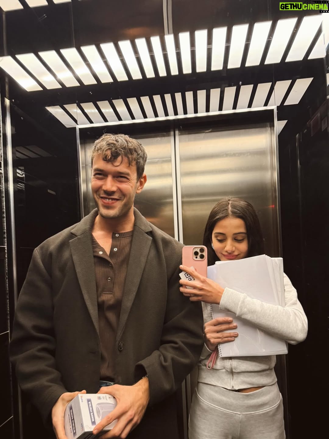 Helin Kandemir - 381.3K Likes - “Ay bunları kesssin atıcam yayından sonra”🐣 @sevdigimsensintvresmi