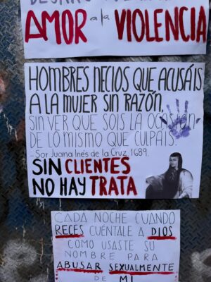 Herly RG Instagram - Lo sanador que fue marchar con mi mamá 😭❤️‍🩹 que el privilegio no nos nuble la empatía, ¡MUJER ESCUCHA ESTA ES TU LUCHA! necesitamos seguir alzando la voz por ti, por todas, por nosotras 💜💚