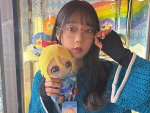 Hikaru Aoyama Instagram - 先日、あいあいとオタ活してきました〜っ
安定のラブライブカフェ☕✧
やっぱμ's最高やん?🥰🥰
可愛すぎた、そしてスクフェス2をその場でダウンロードしましたww
.
カフェからもらえるUFOキャッチャー券で
まさかの2回で取れるミラクル🤣
えりちだったけど🤣まあよし🫶
あいあいからもらいました🫶💗
.
そして、久しぶりにプリクラ✨
色んな意味で変わりすぎてて、驚いたww
めっちゃ笑いましたわ😄
最近のプリクラはすごいねえ😌😌w
.
あいあいとまったりゆったりオタ活して楽しかったわ〜🥹✨
またしたい🤤✨