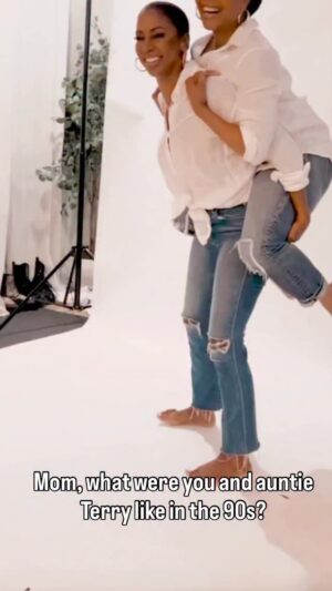 Holly Robinson Peete Instagram - #90s Besties Edition @terryellis πππππ
#envogue #hanginwithmrcooper #terryellis #hollyrobinsonpeete