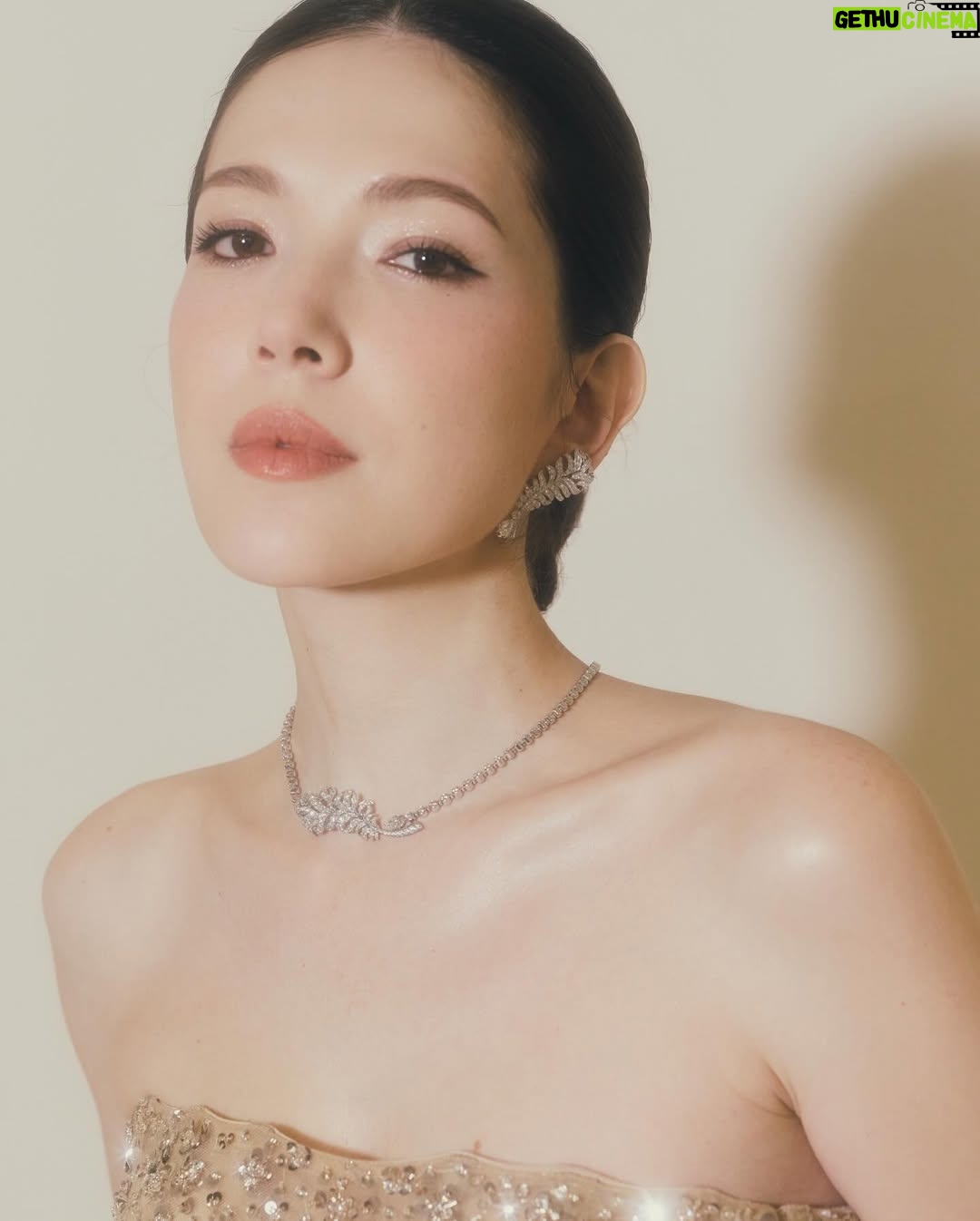 Hsu Wei-ning - 111.9K Likes - 金馬62
持續努力成為‘焦’點😏
謝謝美麗團隊
Makeup: @ninayeh0214 
Hairstyles: @ninayeh0214 
Stylist: @zestylingstudio 
Photographer: @hazel_chiu_ 
#CHANELHIGHJEWELRY
#CHANELMAKEUP
@nicolefeliciacouture
