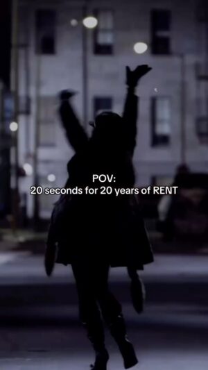 Idina Menzel Instagram - No day but today. 🥹🫶🥹

Honor over 20 years and seasons of love by watching Chris Columbus’ film adaptation of Jonathan Larson’s RENT. Add it to your collection today.
