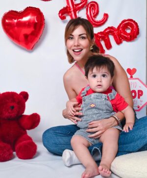 Ilean Almaguer Instagram - My forever Valentine 🥰
Te amo amorcito chiquito 🥹 nos faltó papá en la foto.

Happy Valentine’s day!!! ❤️
📸 @erase1foto