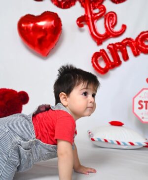 Ilean Almaguer Instagram - My forever Valentine 🥰
Te amo amorcito chiquito 🥹 nos faltó papá en la foto.

Happy Valentine’s day!!! ❤️
📸 @erase1foto