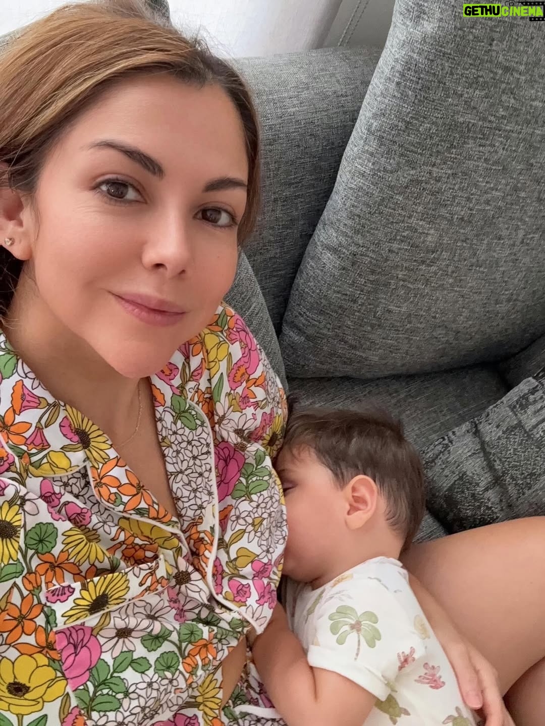 Ilean Almaguer - 36.3K Likes - 41 baby!!! 🥳✨🥂
Este año no fue glamour.
Fue lactancia, desvelo y amor.

Fue sostener vida
y volver a nacer.

Cumplí años
más plena
de lo que alguna vez supe pedir.

Gracias a todos por sus lindos mensajes y todo su amor 🙏🏼💕✨

#birthdaygirl #happy #blessed