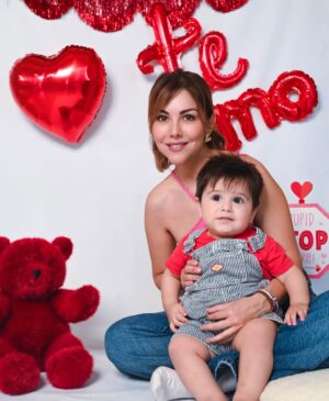 Ilean Almaguer Instagram - My forever Valentine 🥰
Te amo amorcito chiquito 🥹 nos faltó papá en la foto.

Happy Valentine’s day!!! ❤️
📸 @erase1foto
