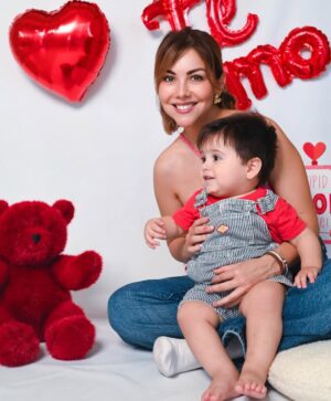 Ilean Almaguer Instagram - My forever Valentine 🥰
Te amo amorcito chiquito 🥹 nos faltó papá en la foto.

Happy Valentine’s day!!! ❤️
📸 @erase1foto