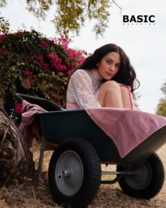 Actress Inbar Lavi HD Photos and Wallpapers October 2025
