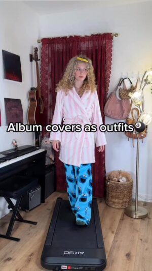 Indi Star Instagram - Album covers as outfits🎱💓 #billieeilish #mumfordandsons #brunomajor