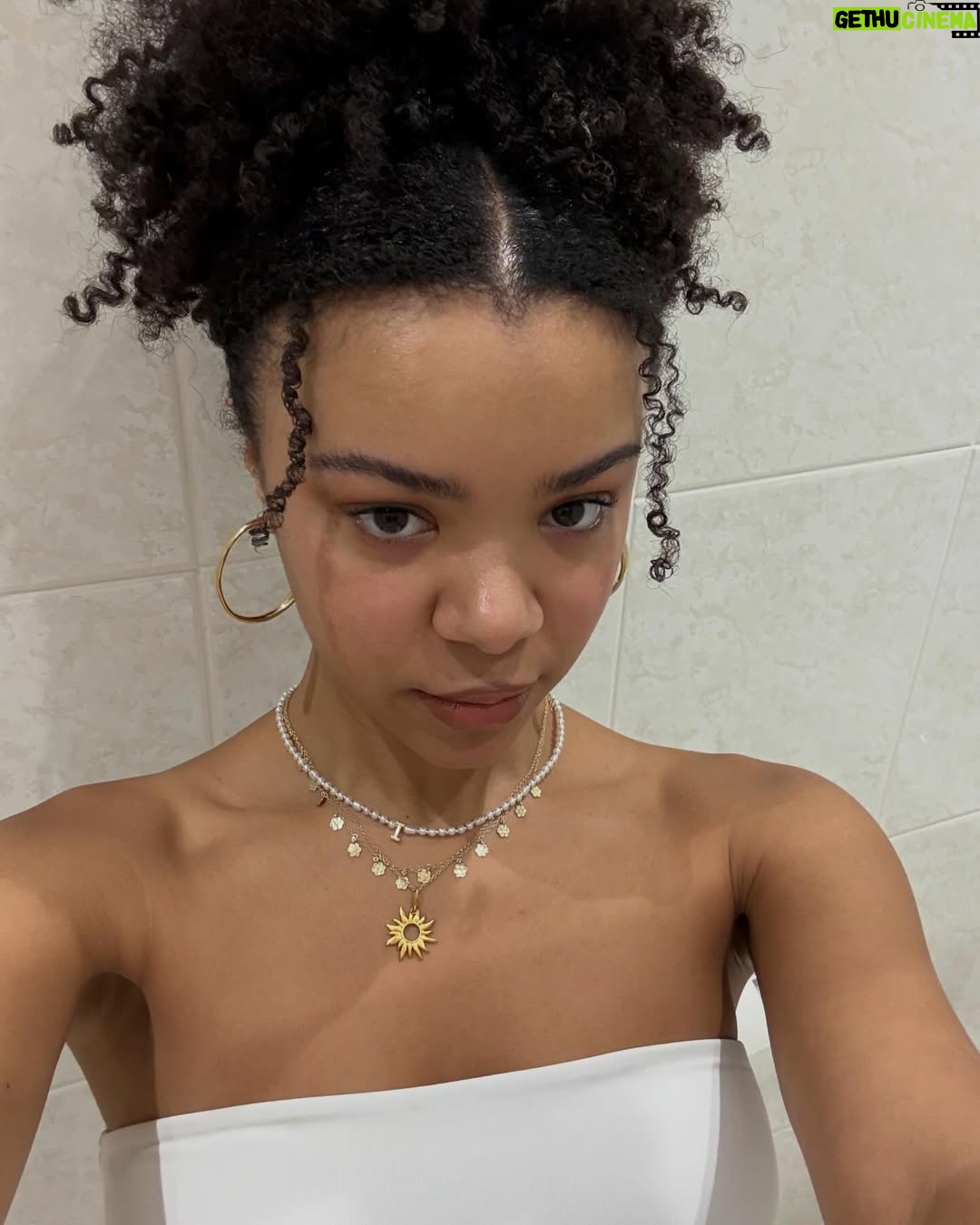 India Ria Amarteifio - 468.5K Likes - Relax, just trynna be more Oompa at the function guys 🤷🏽‍♀️