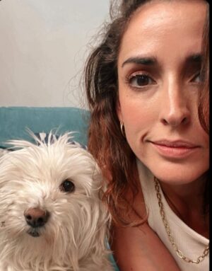 Inma Cuesta Instagram - Rumba y yo
Una de mis fotos favoritas de 2025.
Despedimos el año juntas , ojalá este próximo año sigamos acompañándonos y  celebremos la mayoría de edad de esta señora.
Feliz entrada de año ✨