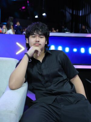 Inul Daratista Instagram - mencintaimu sampai akhir hidupku.
apapun rasa dan karakter dlm hidupmu yg jauh dr sifat mama papa.
aku tetep mencintaimu sampai akhir dunia.
i lov u brondongku sing ganteng dw😍✨💋
@ivanderdamares 💋