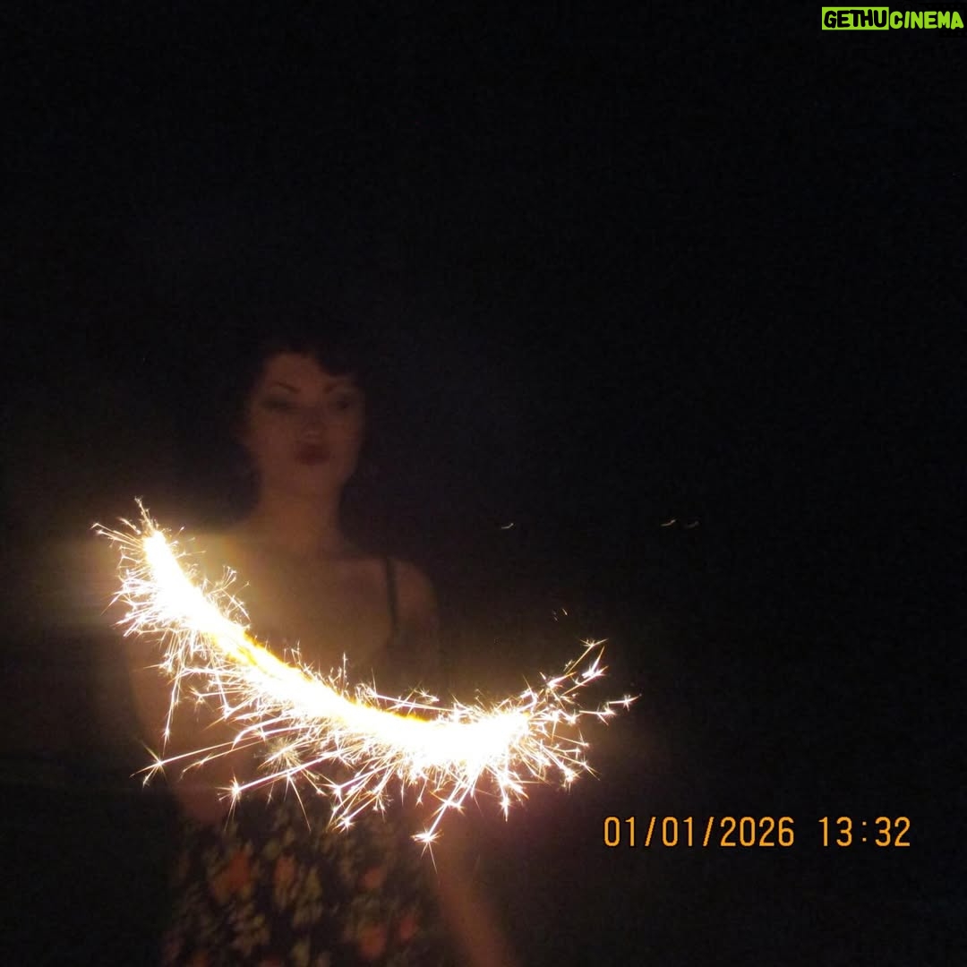 Iris Apatow - 173.6K Likes - 2026 bitchezz
