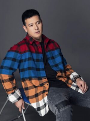Isabel Oli Instagram - Happy 42nd Birthday… wait, what… 42?! OMG! Getting even more pogi ha!!!🤣

Cuff, you are working today on your special day but I’m sure okay lang because you’re doing one of the things you love… directing.
Pero just want to take a moment to say how I appreciate you, how grateful I am for you, and how you’re such a blessing to me and our kids. One thing I love most is that no matter how tired you are, you always make time for us. Iba ka♥️ 

I pray that God will continue to bless you, protect you, guide you and fill you with joy and peace. May you continue to fulfill God’s purpose for you. May all the dreams of your heart come true according to God’s will🙏🏻

Blessed Birthday to you my Valentine @johnprats @direkpratty 🎂 

Love you 😘