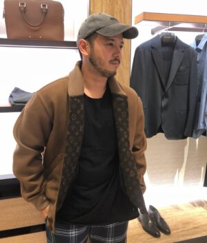 Isabel Oli Instagram - Happy 42nd Birthday… wait, what… 42?! OMG! Getting even more pogi ha!!!🤣

Cuff, you are working today on your special day but I’m sure okay lang because you’re doing one of the things you love… directing.
Pero just want to take a moment to say how I appreciate you, how grateful I am for you, and how you’re such a blessing to me and our kids. One thing I love most is that no matter how tired you are, you always make time for us. Iba ka♥️ 

I pray that God will continue to bless you, protect you, guide you and fill you with joy and peace. May you continue to fulfill God’s purpose for you. May all the dreams of your heart come true according to God’s will🙏🏻

Blessed Birthday to you my Valentine @johnprats @direkpratty 🎂 

Love you 😘