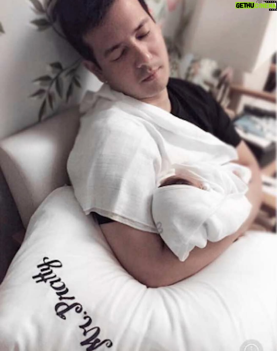 Isabel Oli - 31.4K Likes - Happy 42nd Birthday… wait, what… 42?! OMG! Getting even more pogi ha!!!🤣

Cuff, you are working today on your special day but I’m sure okay lang because you’re doing one of the things you love… directing.
Pero just want to take a moment to say how I appreciate you, how grateful I am for you, and how you’re such a blessing to me and our kids. One thing I love most is that no matter how tired you are, you always make time for us. Iba ka♥️ 

I pray that God will continue to bless you, protect you, guide you and fill you with joy and peace. May you continue to fulfill God’s purpose for you. May all the dreams of your heart come true according to God’s will🙏🏻

Blessed Birthday to you my Valentine @johnprats @direkpratty 🎂 

Love you 😘