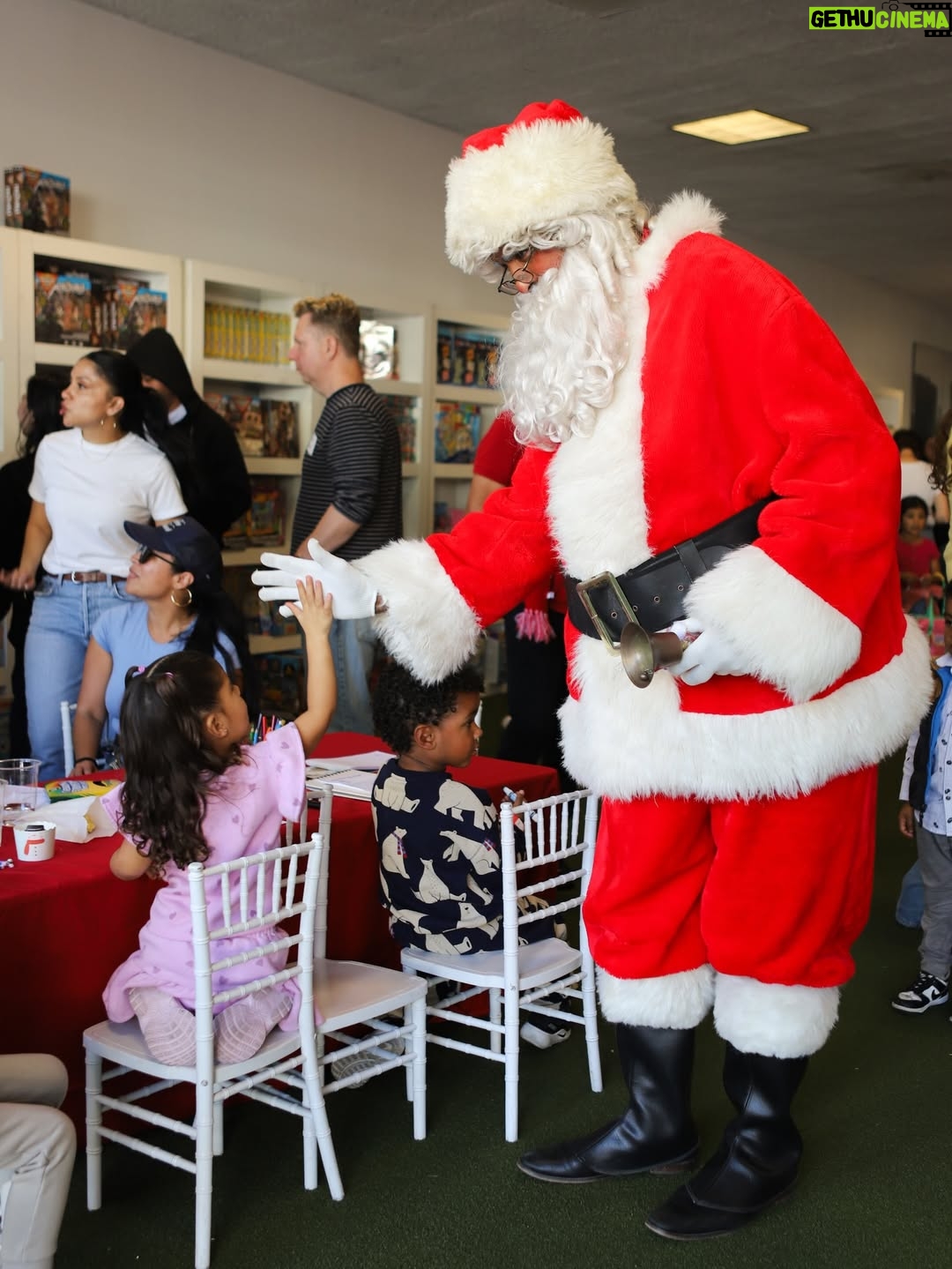 Isabela Merced - 182.1K Likes - We have to give back. Not just sometimes, but always. The people at @thisisabouthumanity & @immdef_lawcenter truly live that.
This weekend I volunteered at their Holiday Event in Los Angeles, where kids and parents walked away with wishlists fulfilled, clothing, ornaments, toys, and more. We brought fresh produce from local farmers, made arts and crafts, and helped create memories I’ll hold onto for a long time.

I was so moved by everyone who showed up and put in real physical and emotional work.
And a special thank you to my mom, who connected us with local farmers so we could bring fresh fruits and veggies for the families. ❤️

There was so much generosity we ended up with overflow! Every family was humble, grateful, and present. Moments like this recalibrate you.

We feel whole when we give back. Let this be your reminder to step outside yourself and give however you can. 

Production: @harpersloaneproductions Photography: @alexavitugphotography @jezusology

Donors   Sponsors: 
@thisisabouthumanity @immdef_lawcenter @icfdn @citizensofhumanity @lacslife @gonebananasbread @lnaclothing @thesamifoundation @iliabeauty @deziskin @heavyhanded.la @bollare @alist.us @its_adam_cole @ysebeauty @elaymca @ayalafarms @gfarms_organic