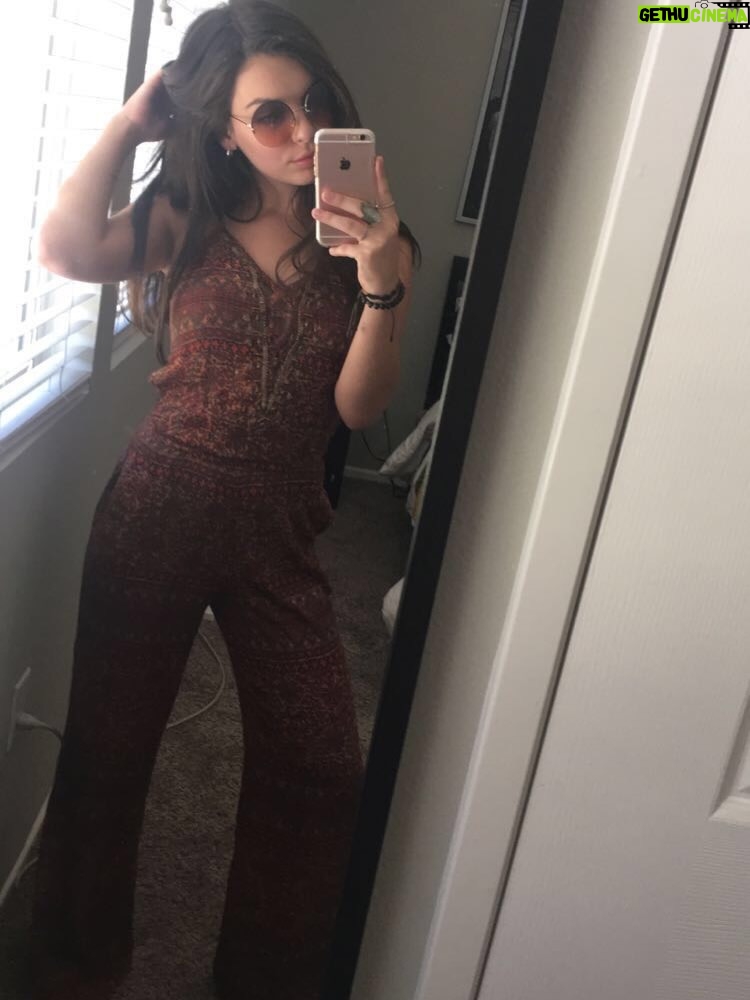 Isabella Gómez - 134.7K Likes - 2016 we made season one of ODAAT and apparently it was illegal to look into camera for a selfie, unless it was in a mirror 🥹💫😂 last slide is a whole 4 camera take from the quinces btw!