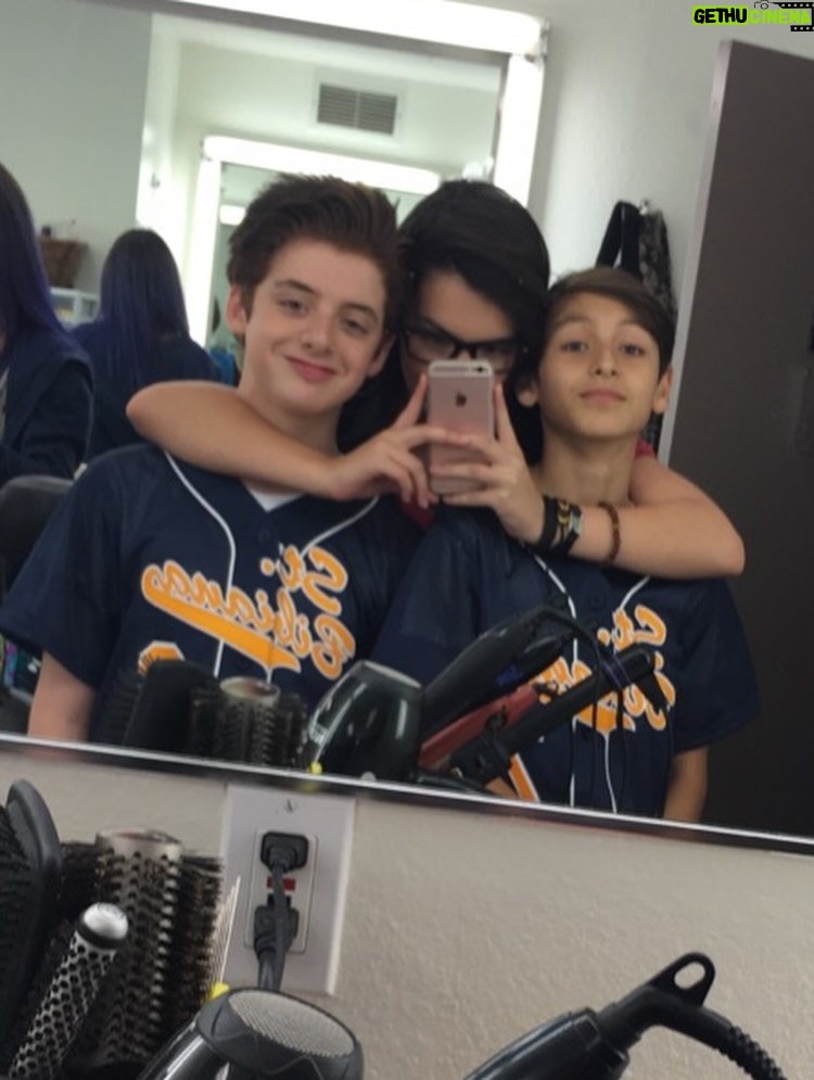 Isabella Gómez - 134.7K Likes - 2016 we made season one of ODAAT and apparently it was illegal to look into camera for a selfie, unless it was in a mirror 🥹💫😂 last slide is a whole 4 camera take from the quinces btw!