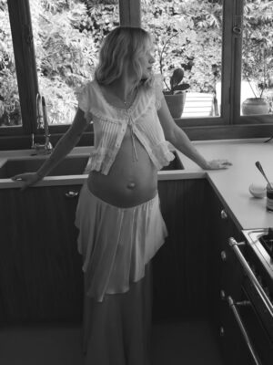 Isabella Scherer Instagram - oooops… I did it again 🤰🏼✨