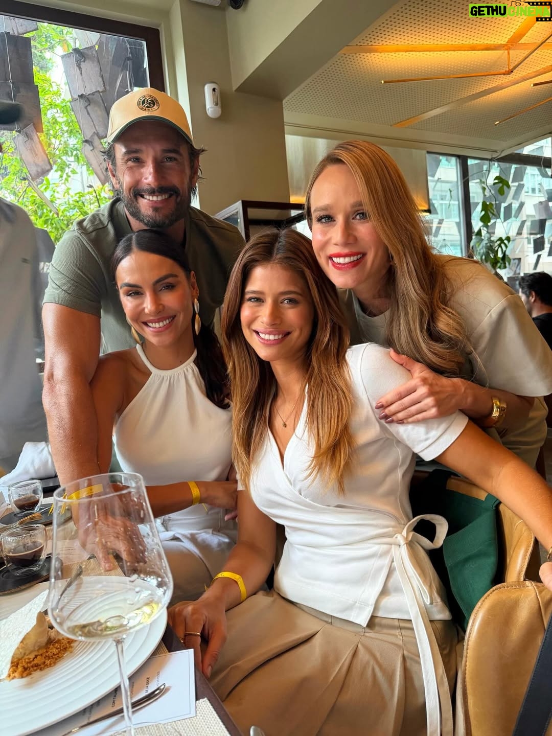Isadora Cruz - 124.8K Likes - Final do Rio Open com @rolex obrigada pelo convite! 🤍🎾 Foi incrível presenciar mais uma vitória pro Brasil e sentir como o esporte sempre nos une e emociona. Parabéns @joaoffonseca & @marcelomelo83 🇧🇷 @rioopenoficial