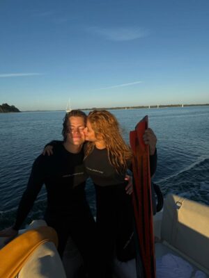 Isadora Cruz Instagram - My valentine🌞 Te amo @pinheiiiroo