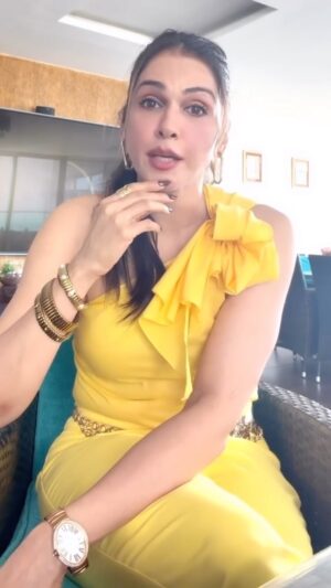 Isha Koppikar Instagram - Tag a woman who claps when other women win. 👏
Not many do it.
The real ones do.
Happy International Women’s Day. 💜
#happywomensday❤️ #sisterhoodispowerful