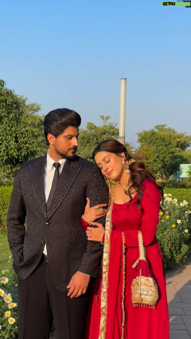 Isha Malviya - 339.8K Likes - In cinemas now , book your tickets ❤️❤️❤️❤️

Samar jasneet #samneet

Isha’s outfit: @rawaajbynavbrar
Earrings: @the_kizal