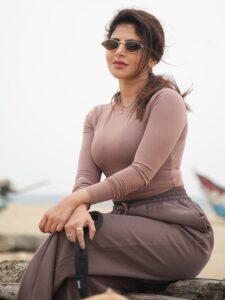 Actress Iswarya Menon HD Photos and Wallpapers February 2026