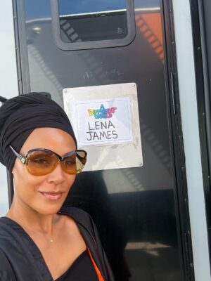 Jada Pinkett Smith Instagram - She back 😜#ADifferentWorld✨