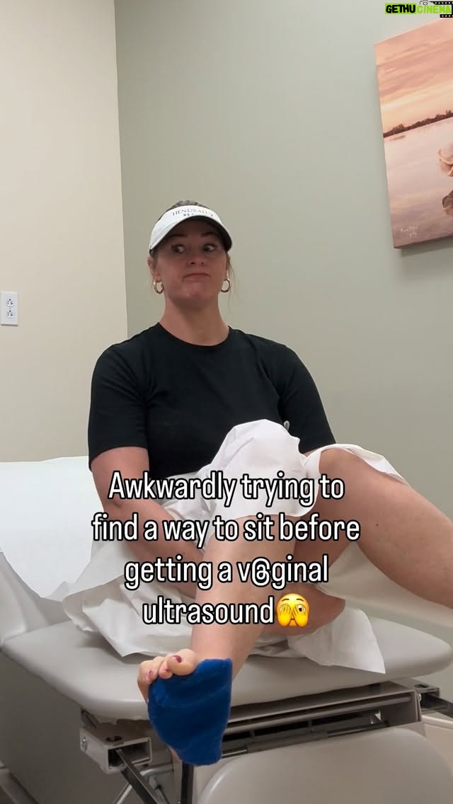 Jamie Otis - 1.6K Likes - I found out I have a cyst on my left ovary.🫣 Well, I have them on both, but the one on the left is gnarly looking so my doc wants to watch it closely. Soooo I’ll be going back to the doc in 2 months for another v@g ultrasound.

So fun.🤦🏼‍♀️😅

Women and the things we have to do to make sure we are healthy🙃😅