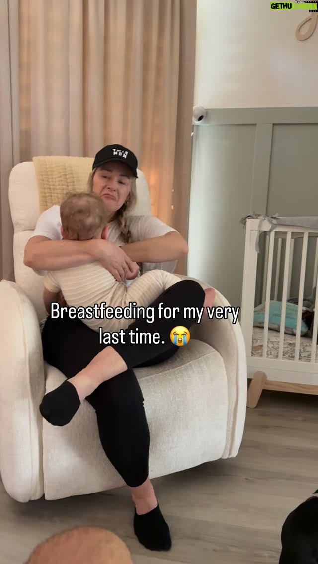 Jamie Otis - 5K Likes - It’s been nearly 6 months since I last nursed the twins.🤱 It’s such a bittersweet feeling knowing your breastfeeding journey has come to an end…especially when it’s your last babies.🥺 But my goal was a year for all my kids and I did it. JUST *barely* made it with mastitis and clogged ducts while nursing the twins, but my hormonal self would let myself quit no matter how bad my n!ps & breast hurt🤦🏼‍♀️🤪😅

I had no idea how good I had had it with my first two. I was an over producing milk-making machine … never got one vlogged duct or mastitis. Nursing twins was a whole different ball game though.🫣 thank God for formula bc I struggled to produce enough for both & toward the end I def didn’t.

Did you nurse your babies? Were you sad when it ended or were you celebrating to get your boy back? I’ve been a mix of both!