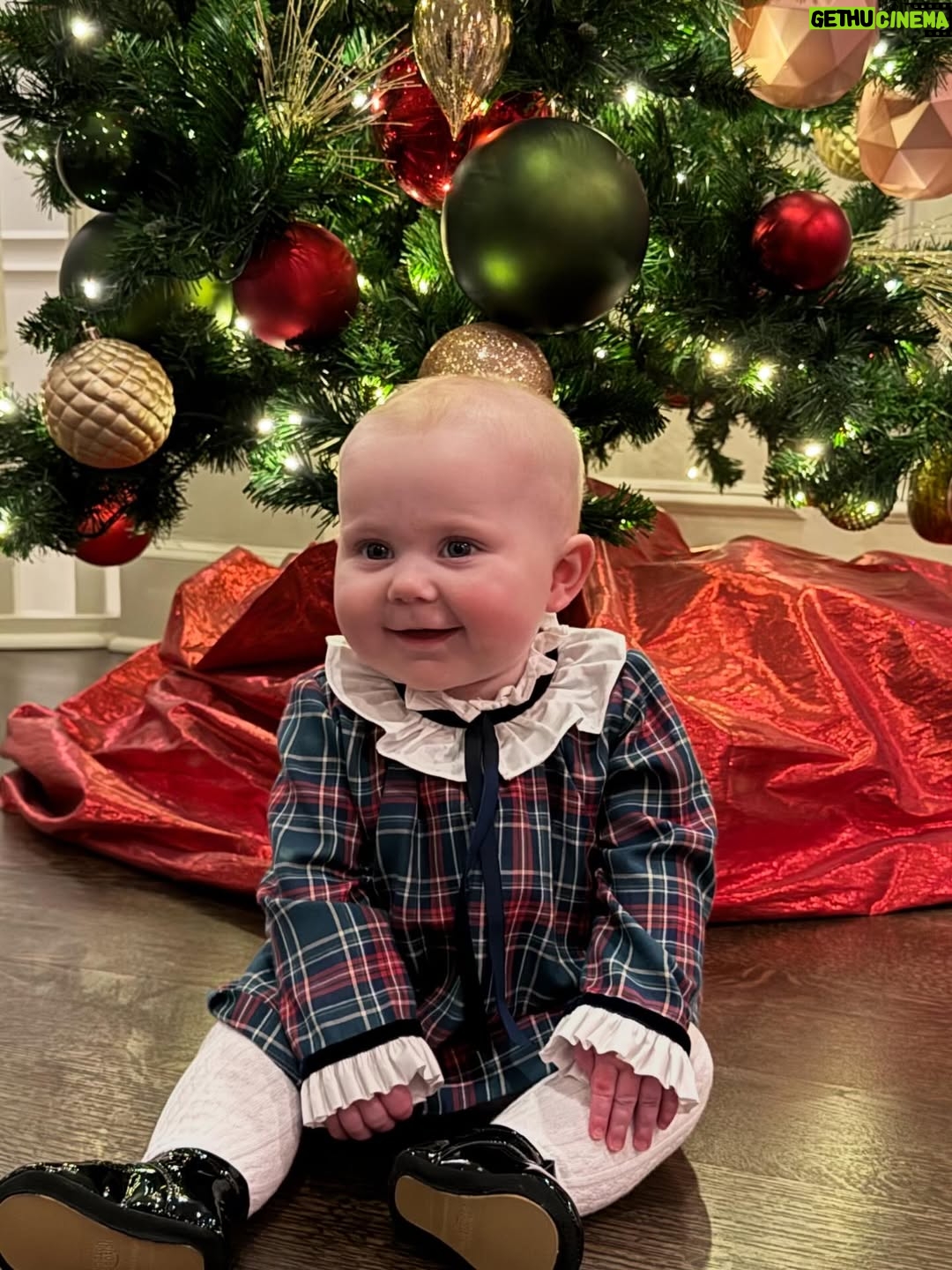 Jane Lynch - 5.2K Likes - Jane Margaret’s first Christmas. 🎄❤️