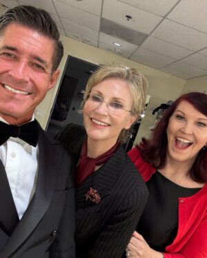 Jane Lynch Instagram - Another wonderful Holiday tour with these wonderful people. @therealkateflannery @timdavis_official