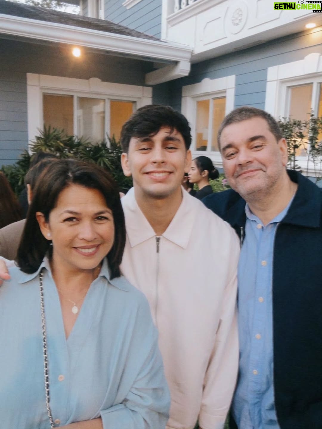 Janine Gutierrez - 130.3K Likes - family day 🤍

congratulations uncle ken and sam!!!! Ken and I grew up together, along with all of mama's siblings and I'm so happy for him!!! celebrating you and your family always, Ken, Sam & Summer!! 🤍 🤍

also sinulit na namin ang chance na magpa-picture sa parents ala graduation. kita na kung sino ang kamukha nino!!!! so grateful to always celebrate and spend time with both of you, mama and papa :)