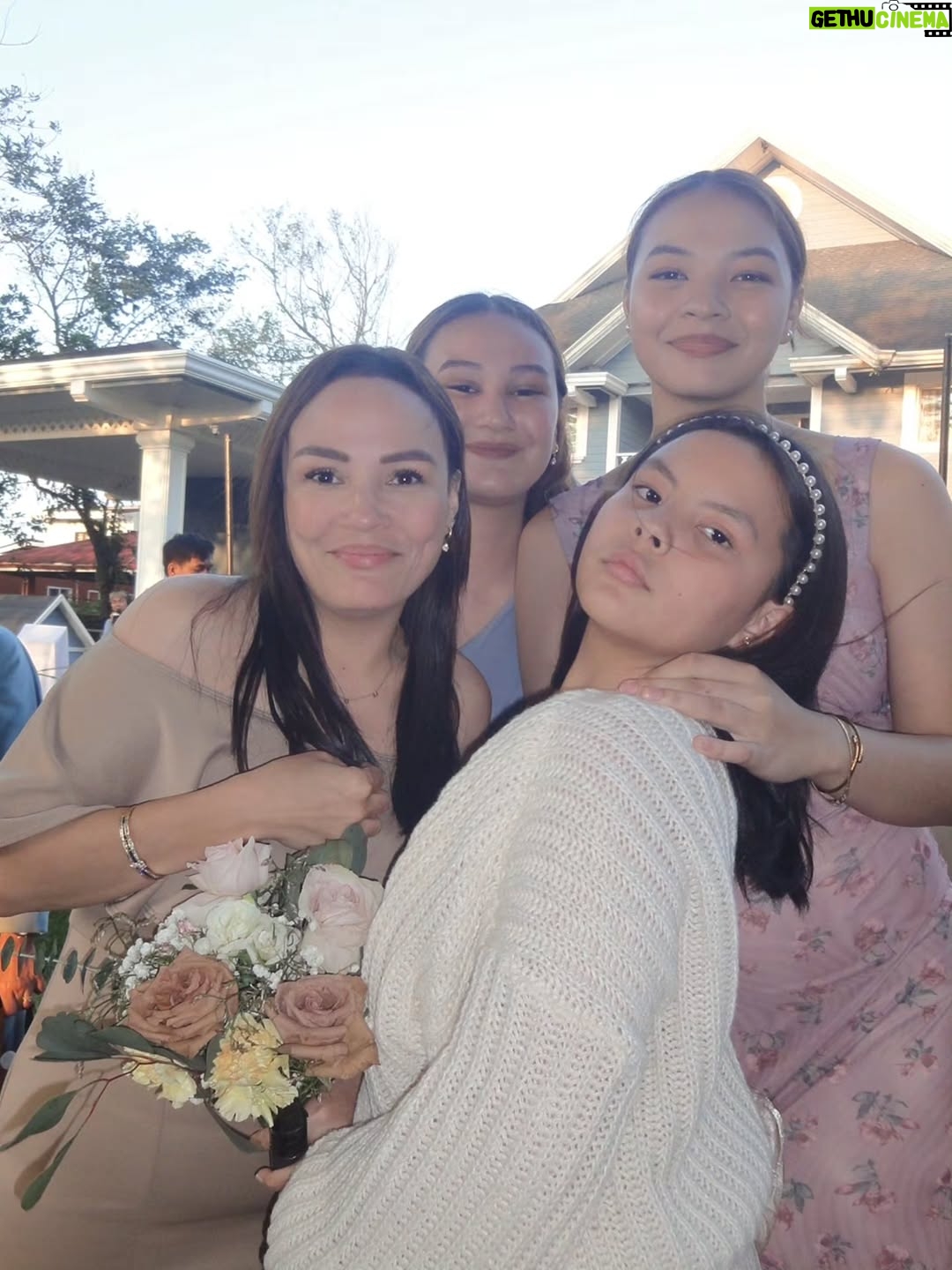 Janine Gutierrez - 130.3K Likes - family day 🤍

congratulations uncle ken and sam!!!! Ken and I grew up together, along with all of mama's siblings and I'm so happy for him!!! celebrating you and your family always, Ken, Sam & Summer!! 🤍 🤍

also sinulit na namin ang chance na magpa-picture sa parents ala graduation. kita na kung sino ang kamukha nino!!!! so grateful to always celebrate and spend time with both of you, mama and papa :)