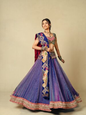 Janki Bodiwala Instagram - Gujarati wedding are the best 🤌🏻
Styled by @idivyeshtalaviya
HMU - @aanalsavaliya 
Outfit by @samta_gaudani
Jewellery by @aham_jewellery
Captured by @deepjoshiii_ 
Styling Team @styledbydivyesh @vaidehi1312