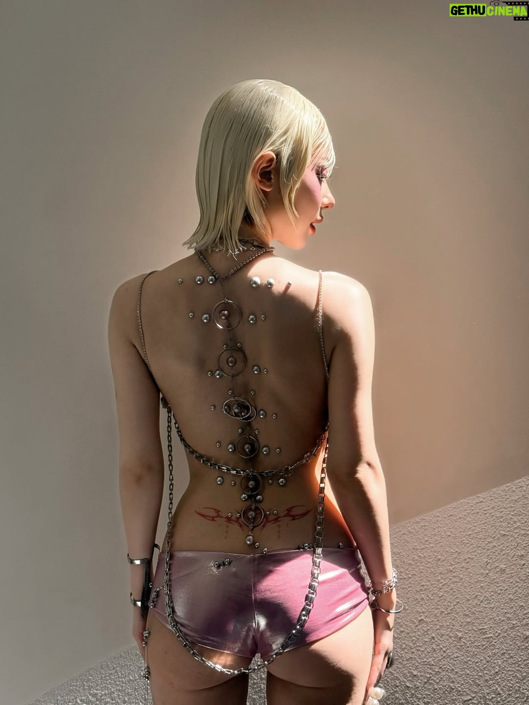 Jannine Parawie Weigel - 110.6K Likes - I’m human, not AI🪼

Ploychompoo x @labxclinic for IV Drip Pearl Chompoo 🪸
ปลดล็อกผิวสว่างใสดุจไข่มุก ด้วยโปรแกรม IV Drip ที่ไม่ได้เน้นแค่ความขาวเร่งด่วน แต่ได้แรงบันดาลใจจากการปรับสมดุลฮอร์โมน (PCOS) และดีท็อกซ์ผิว อุดมด้วยสารต้านอนุมูลอิสระ วิตามิน และแร่ธาตุสำคัญอย่าง NAC, Magnesium, B-Complex และ Vitamin C เพื่อผลลัพธ์ผิวที่แข็งแรง ขาวใส และเปล่งประกายจากภายในสู่ภายนอกอย่างแท้จริง

หลังจากที่ได้ทำ IV Drip กับที่นี่มาประจำ พชพ ดีใจมากๆที่ได้คลอดโปรเจคนี้กับ Lab X ✨พอได้มีโอกาสร่วมงานกัน พชพ เลยตั้งใจอยากทำสูตรที่ไม่ได้ช่วยแค่เรื่องความขาวอย่างเดียว แต่ช่วยคนที่มีปัญหาเรื่องสมดุลฮอร์โมนอย่างเช่นคนที่มีปัญหา pcos เช่นกัน เพราะเราอยากให้ใครที่มาดริปสูตรนี้ได้เบเนฟิตเรื่องสุขภาพร่างกายกลับไปด้วย💗