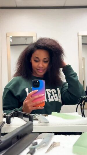 Jasmine Luv Instagram - New year, New hair 💁🏽‍♀️ @colorculturehairartistry 

#bob #hairstyles #boblife #longbob #lahair
