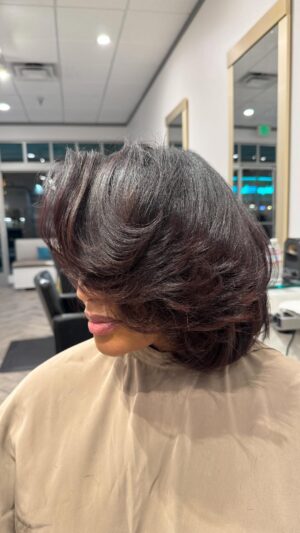 Jasmine Luv Instagram - Consider this bob….ACTIVATED 🤣🤣💁🏽‍♀️🤏🏽🤏🏽🤏🏽
@colorculturehairartistry