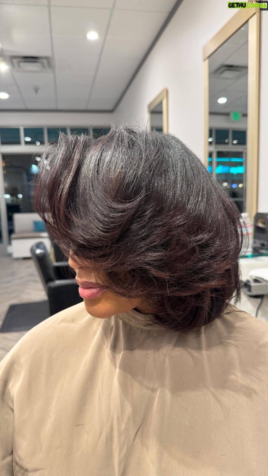 Jasmine Luv - 159K Likes - Consider this bob….ACTIVATED 🤣🤣💁🏽‍♀️🤏🏽🤏🏽🤏🏽
@colorculturehairartistry