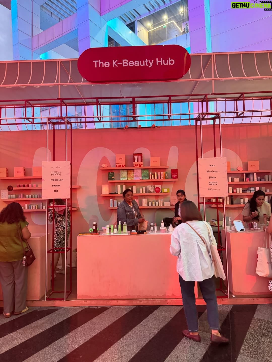 Jasmine Sidhu - 8.6K Likes - @tirabeauty brought the best korean beauty festival to Chandigarh ✨
we got to try all the viral k-beauty products under one roof, with so many games and endless beauty picks to explore
stay tuned for everything i picked up from the festival. 

#tirabeauty #KoreanBeautyFestival 
#KBFChandigarh