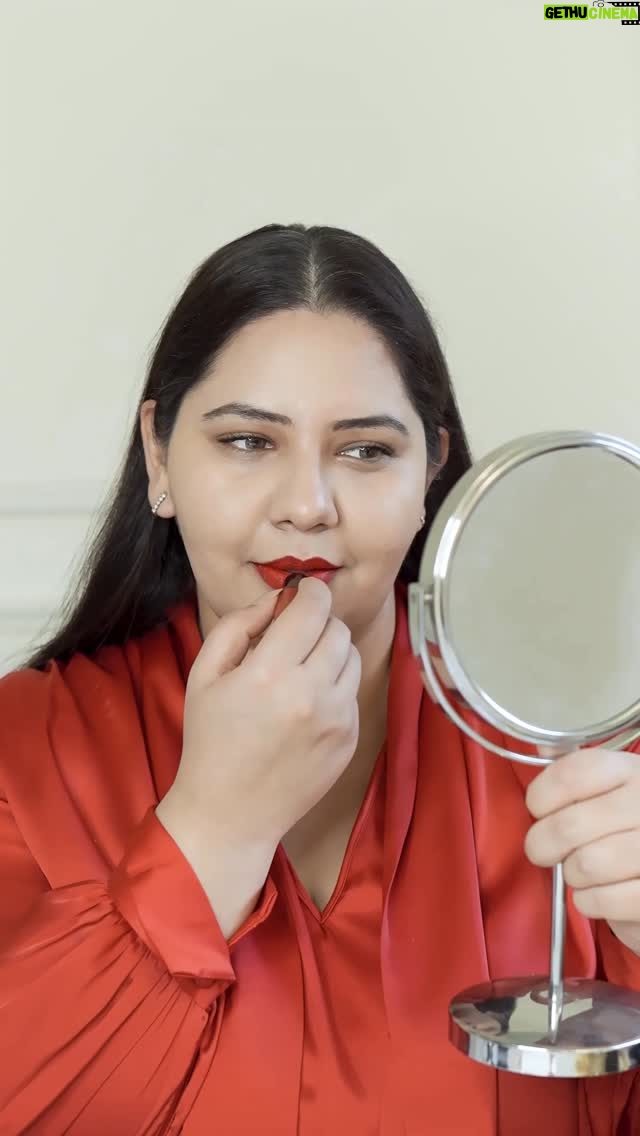 Jasmine Sidhu - 4.7K Likes - It’s Rubywoo season ♥️ 

(MAC Cosmetic, Rubywoo, Red lipstick)
#maccosmetics #maccosmeticindia #redlipstick #macfoundation