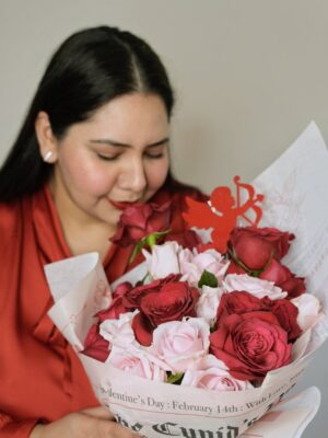 Jasmine Sidhu Instagram - a moment, in red. 

(Valentine’s Day, Valentines Cupid , red, red rose) 
#valentinesday #redrose #redvelvetcake #redbouquet
