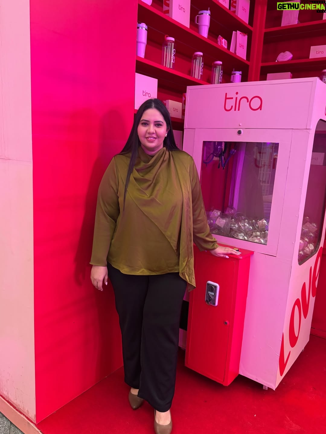 Jasmine Sidhu - 8.6K Likes - @tirabeauty brought the best korean beauty festival to Chandigarh ✨
we got to try all the viral k-beauty products under one roof, with so many games and endless beauty picks to explore
stay tuned for everything i picked up from the festival. 

#tirabeauty #KoreanBeautyFestival 
#KBFChandigarh